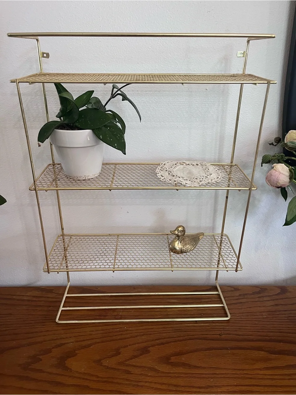 Vintage Gold Wire 3-Tier Wall Shelf